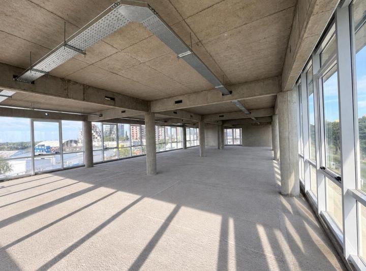 Local comercial · 241m²