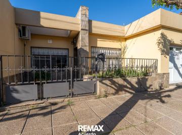 Casa · 170m² · 3 Ambientes · 1 Cochera · Venta Casa 2 Dorm Patio Pile San Nicolas Apta Cred