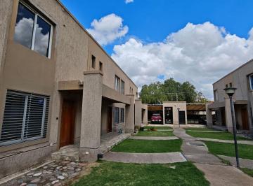 Casa de 3 ambientes, Maipú · Dúplex en Alquiler C/ Cochera en Maipú