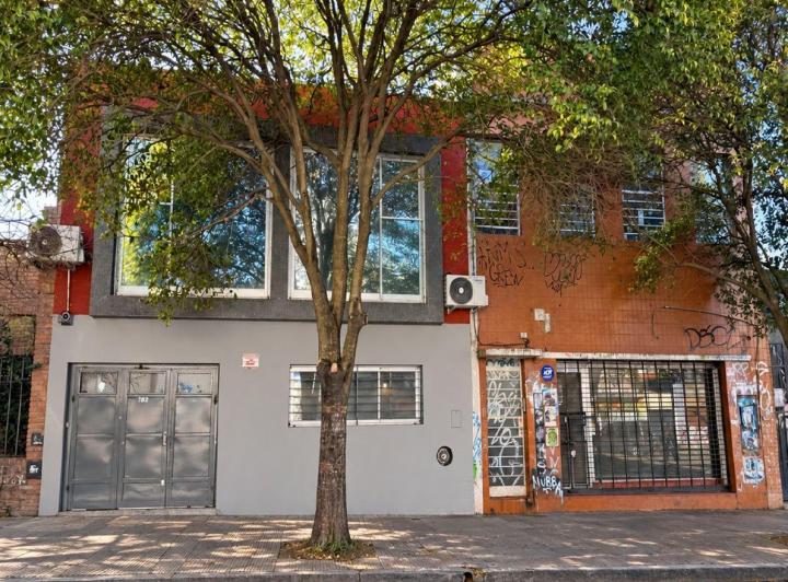 Casa · 325m² · 5 Ambientes · 2 Cocheras