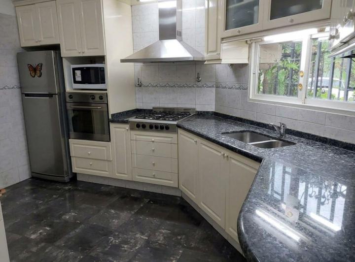 Casa · 150m² · 5 Ambientes · 2 Cocheras