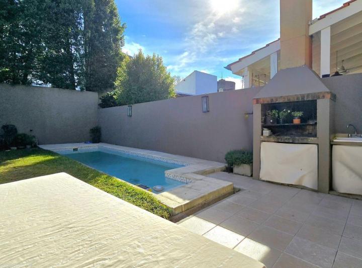 Casa · 153m² · 5 Ambientes · 1 Cochera