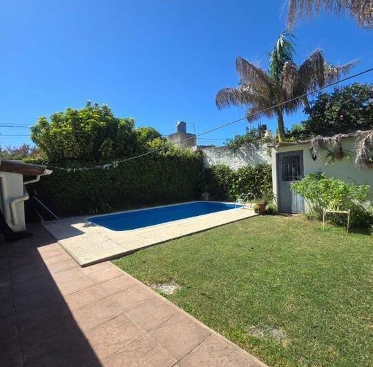 Casa · 170m² · 6 Ambientes · 1 Cochera
