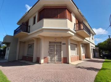PH · 280m² · 6 Ambientes · 1 Cochera · PH 4 Amb con Cochera, Mas Dos Dptos. y Local - en Block o Separado - Zona: Santa Monica