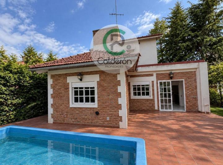 Casa · 131m² · 4 Ambientes · 2 Cocheras
