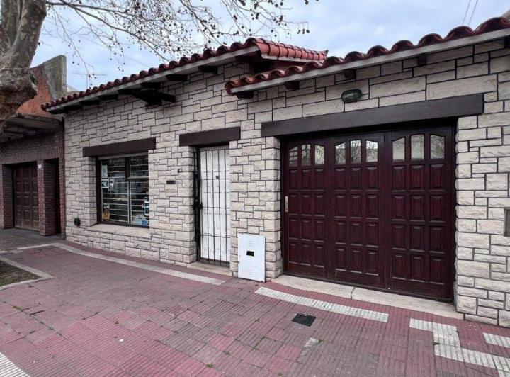 Casa · 110m² · 3 Ambientes · 1 Cochera