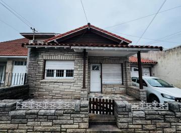 Casa · 199m² · 3 Ambientes · 1 Cochera · Casa en Chauvin