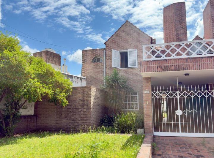 Casa · 140m² · 7 Ambientes · 1 Cochera