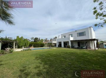 Casa · 200m² · 5 Ambientes · 2 Cocheras · Muy Linda Casa El Encuentro Alquiler Enero