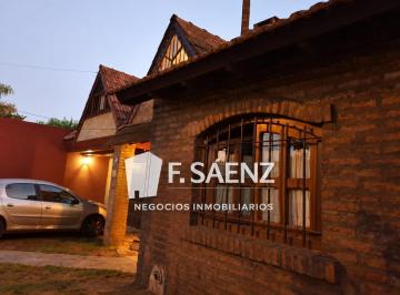 Casa · 250m² · 4 Ambientes · 2 Cocheras · Casa en Venta en Monte Grande con Jardín y Pileta