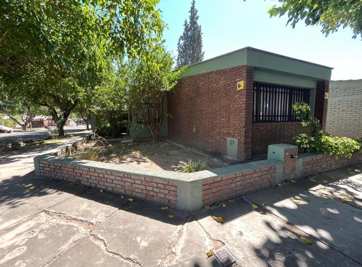 Casa · 98m² · 4 Ambientes · 1 Cochera