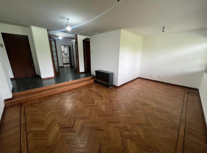 Departamento · 80m² · 4 Ambientes · 1 Cochera