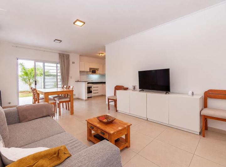 Casa · 75m² · 3 Ambientes · 2 Cocheras