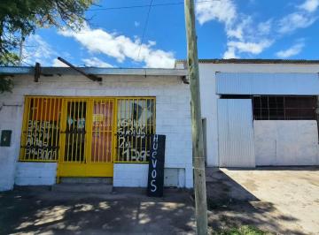 Local comercial · 207m² · 2 Cocheras · Venta Local Comercial - Galpon - Departamento - Sl