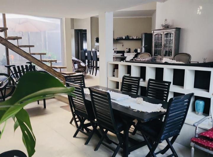 Casa · 100m² · 6 Ambientes