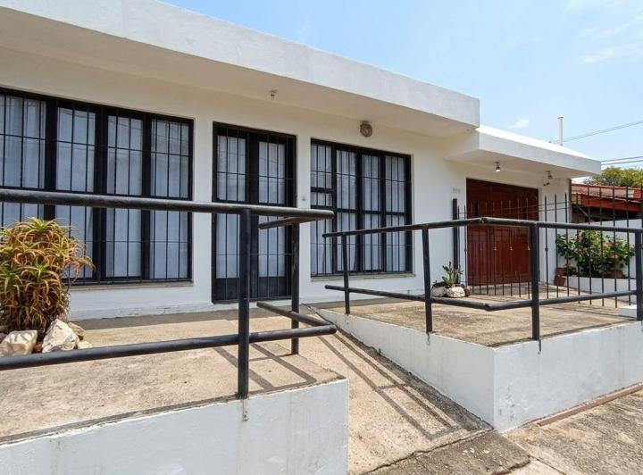 Casa · 178m² · 4 Ambientes · 1 Cochera
