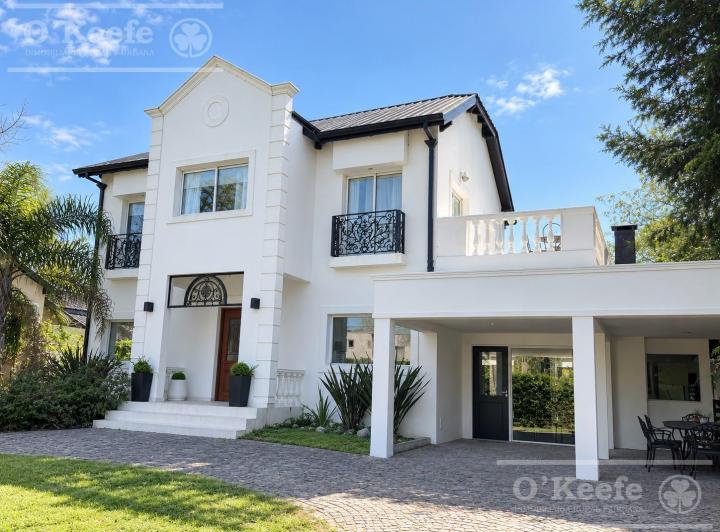 Casa · 300m² · 5 Ambientes · 2 Cocheras
