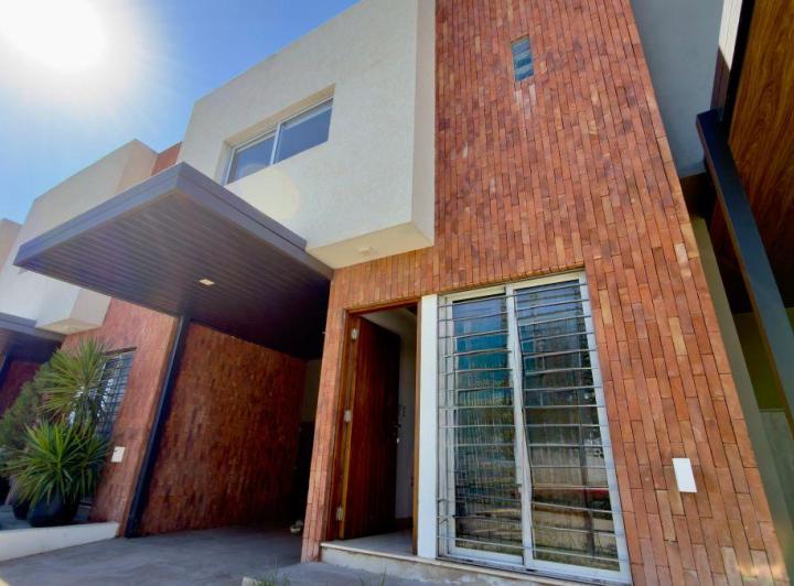 Casa · 132m² · 7 Ambientes · 1 Cochera