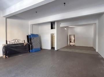 Local comercial · 200m² · 3 Ambientes · Venta - Local C/ Departamento 3amb. - Sanabria 1200