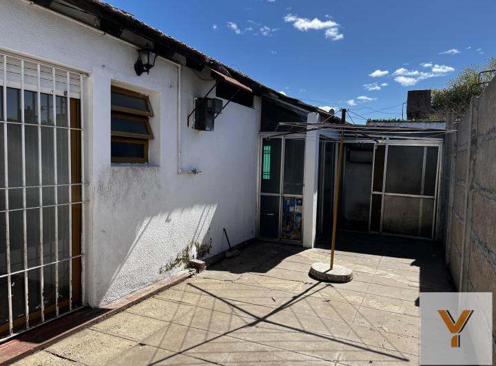Casa · 180m² · 5 Ambientes