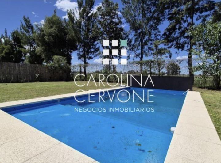 Casa · 230m² · 4 Ambientes · 1 Cochera