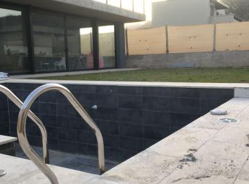 Casa de 7 ambientes, El Challao · Dueño, Barrio Mza Norte Cancha de Golf, Montaña 4 Dorm 4 Baños Pileta