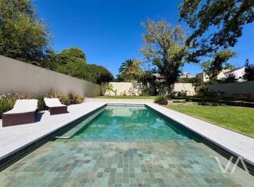 Casa de 4 ambientes, Mar del Plata · Espectacular Casa con 3 Dorm.. Jardín y Piscina. Los Troncos.