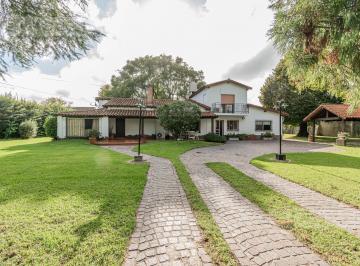 Casa · 338m² · 5 Ambientes · 2 Cocheras · Casa Quinta Piscina y Quincho - El Talar, Tigre - Pozzi Inmo