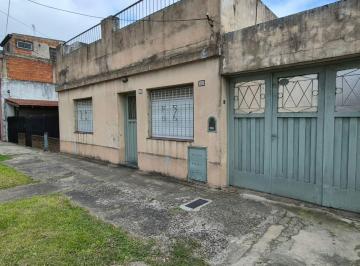 Casa · 86m² · 3 Ambientes · 3 Cocheras · Venta Casa 3 Ambientes a Refaccionar Villa Bonich