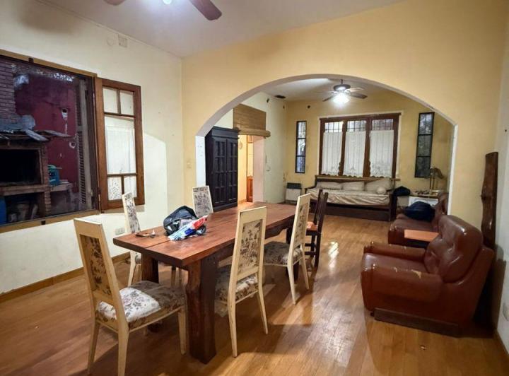 Casa · 168m² · 6 Ambientes · 1 Cochera