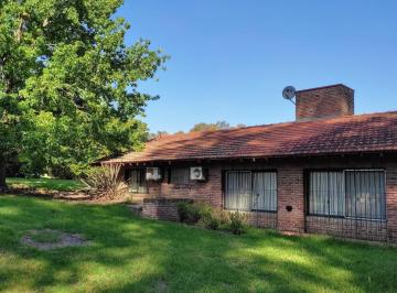 Quinta vacacional · 700m² · 14 Ambientes · 6 Cocheras · Gran Casas Quintas en Loma Verde S/lote de 7,2ha en Venta