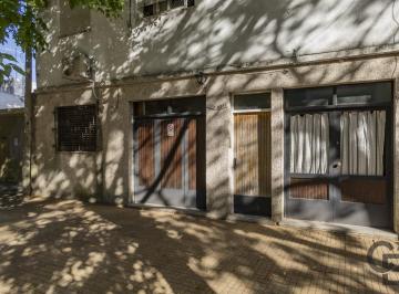 PH · 80m² · 5 Ambientes · 1 Cochera · PH en Venta de 2 Dorm. con Garage y Patio en La Plata - Zona Parque Saavedra