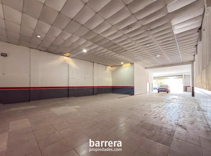 Local comercial · 385m²