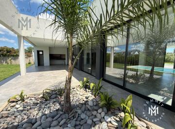 Casa · 200m² · 5 Ambientes · 4 Cocheras · Casa en Greenville Venta 5 Amb a Estrenar.