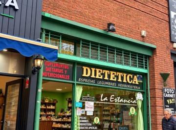 Local comercial · 60m² · Local Comercial en Alquiler - Alberti Al 1900