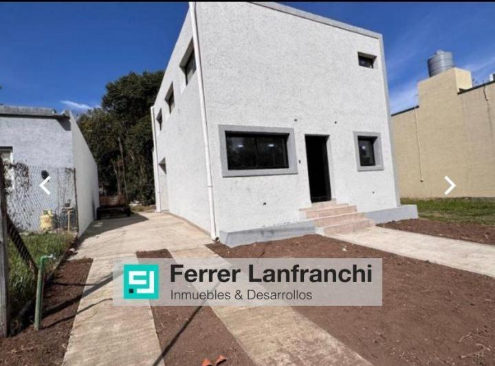 Casa · 400m² · 5 Ambientes · 1 Cochera