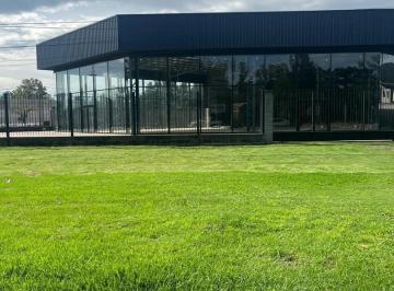 Local comercial · 2000m² · 1 Cochera · Local en Alquiler en Pilar, G. B. a. Zona Norte, Argentina