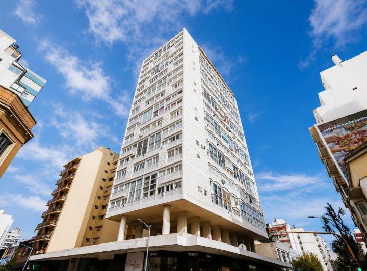 Departamento · 142m² · 6 Ambientes · 1 Cochera