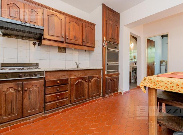 Casa · 140m² · 4 Ambientes · 2 Cocheras