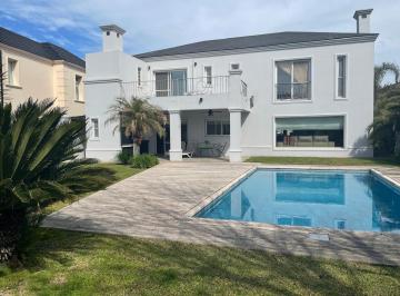 Casa · 233m² · 6 Ambientes · 2 Cocheras · Casa 6 Amb C/ Pileta Barrio Septiembre - Escobar