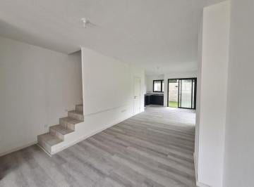 Casa · 110m² · 3 Ambientes · 2 Cocheras · Vendo Duplex Dos Dormitorio