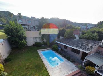Casa · 250m² · 6 Ambientes · 1 Cochera · Casa 3 Dorm. - B° Los Perales