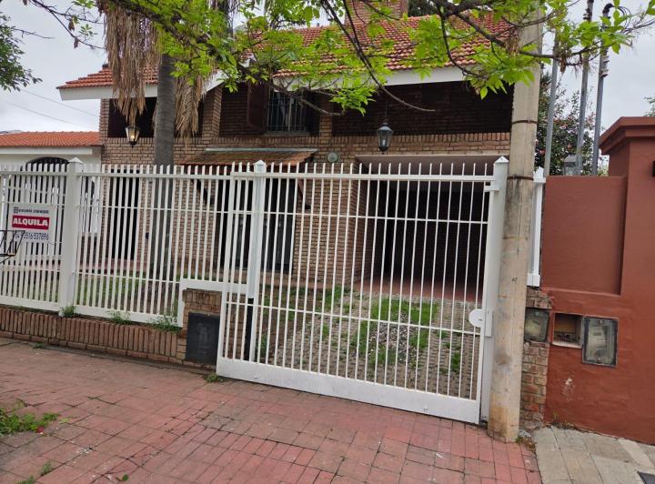 Casa · 148m² · 6 Ambientes · 1 Cochera