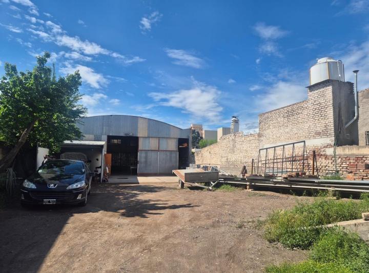 Terreno · 854m²