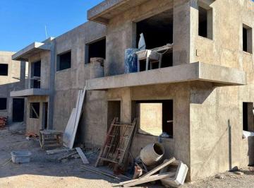 Casa de 3 ambientes, Rodeo de la Cruz · Dúplex en Venta C/ Cochera en Rodeo de La Cruz
