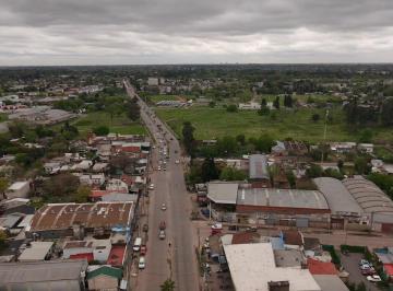 Bodega-Galpón · 120m² · 1 Dormitorio · 6 Cocheras · Alquiler Predio Salida a Dos Calles Ruta 23 Moreno