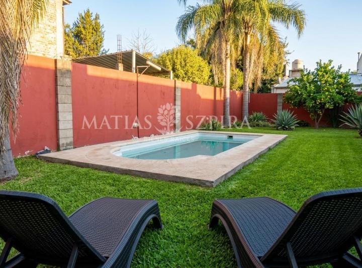 Casa · 193m² · 4 Ambientes · 2 Cocheras