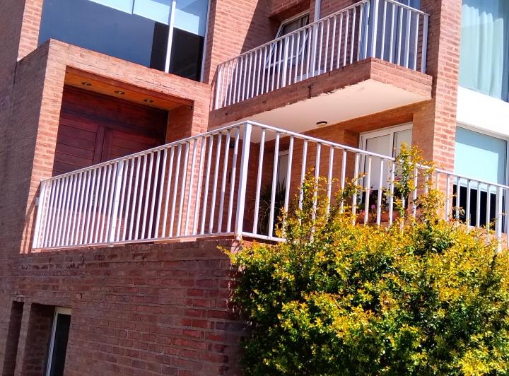 Casa · 358m² · 7 Ambientes · 2 Cocheras