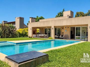 Casa · 3 Dormitorios · 2 Cocheras · Venta Casa en Club de Campo El Paso