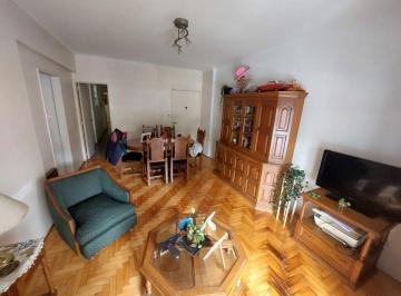 Departamento de 3 ambientes, San Cristobal · Semipiso 3 Ambientes Al Frente Balcón, Patio, Cocina Reciclada con Isla